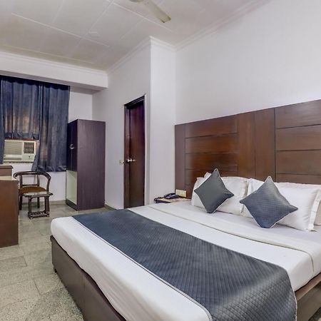 Hotel Sarthak Palace Near Karol Bagh Metro Station New Delhi Экстерьер фото