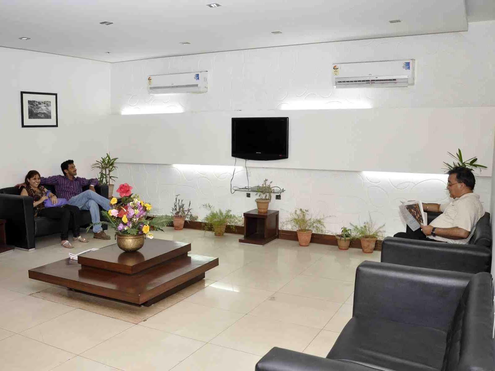 Hotel Sarthak Palace Near Karol Bagh Metro Station New Delhi Экстерьер фото