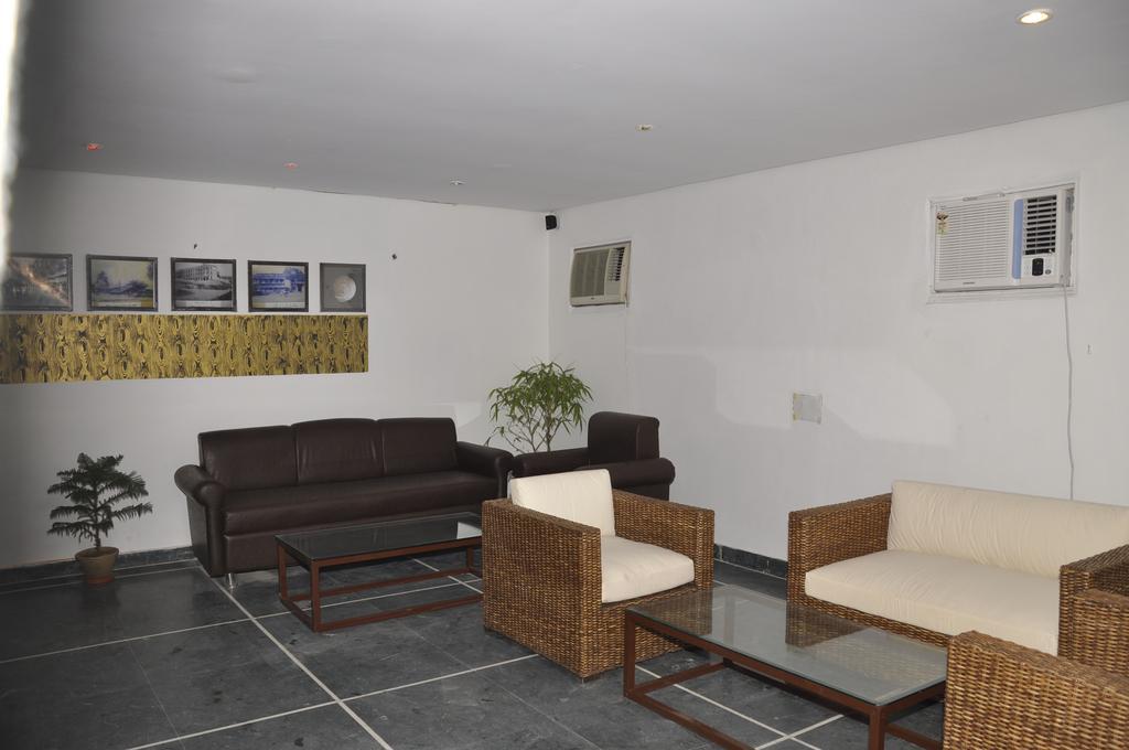 Hotel Sarthak Palace Near Karol Bagh Metro Station New Delhi Экстерьер фото